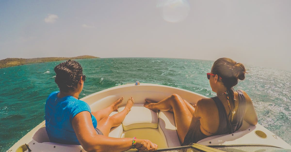 Comparing Aluminium Decking to Traditional Timber Options